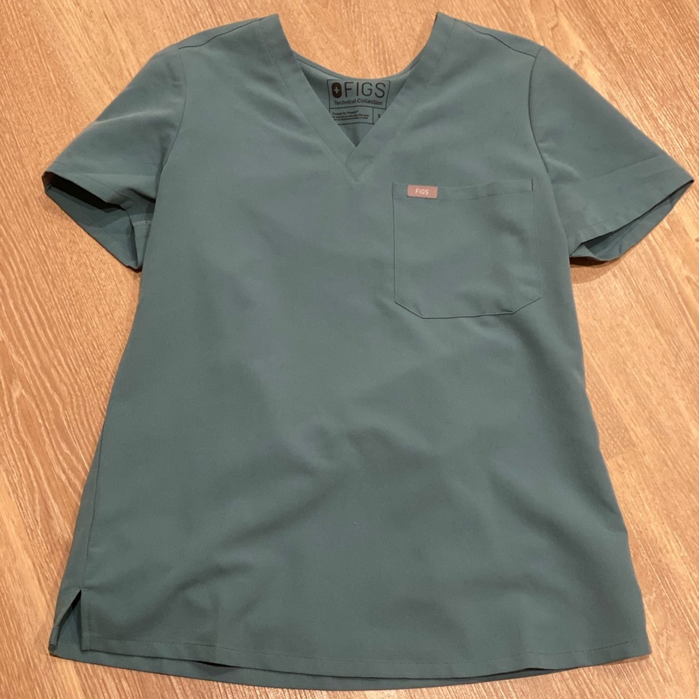 Figs Scrub Top
